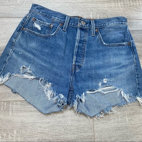 Levi’s premium high rise button fly distressed jean shorts - Picture 3 of 13